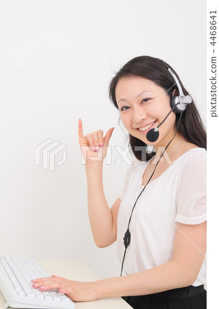 呼叫中心女操作員 呼叫中心女操作員 4468641