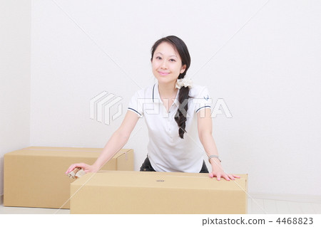 女性家庭搬家準備 女性家庭搬家準備 4468823
