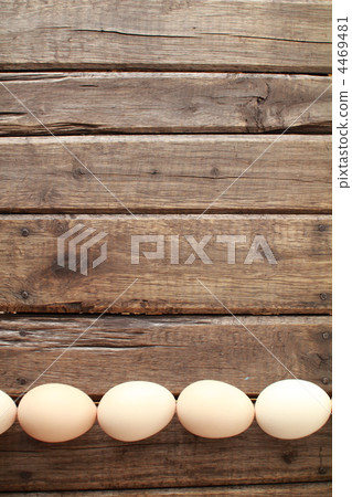 農場直送的櫻花蛋，整齊排列 4469481