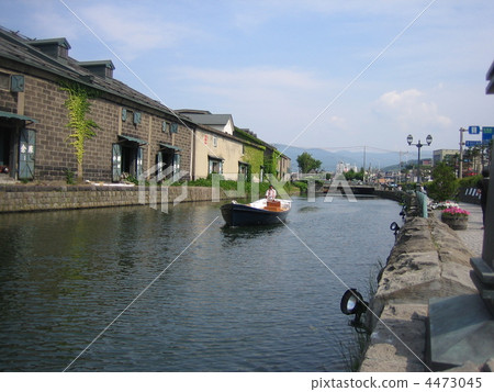Canal boat sailing Otaru Canal (3) 4473045
