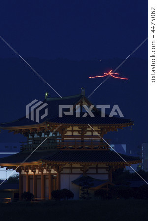 大寫字母和朱雀門 4475062