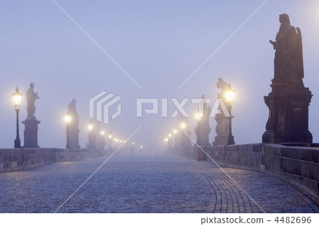 prague charles bridge 4482696