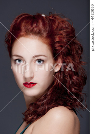 girl with red hair 4483099