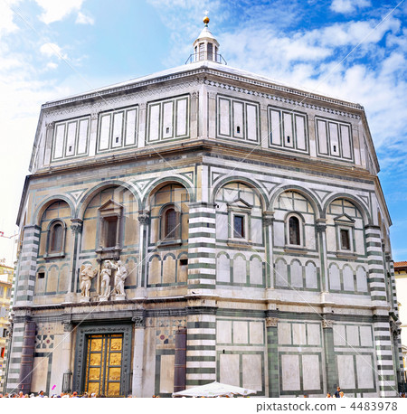 The Basilica di Santa Croce Florence, Italy The Basilica di Santa Croce Florence, Italy 4483978