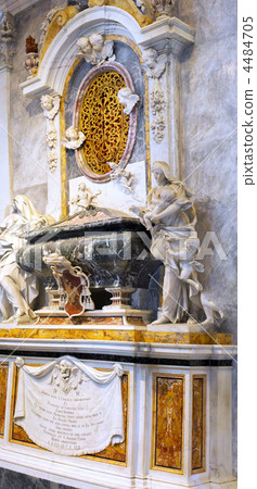 Statue in Duomo Santa Maria Del Fiore. Florence. Statue in Duomo Santa Maria Del Fiore. Florence. 4484705