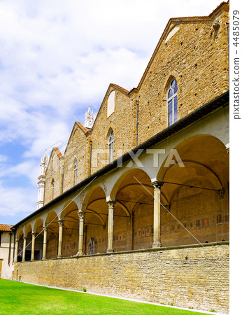 Enclosed court of Basilica Santa Croce ,Florence 4485079