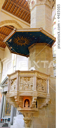 Statue in Duomo Santa Maria Del Fiore. Florence. Statue in Duomo Santa Maria Del Fiore. Florence. 4485085