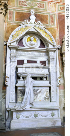 Statue in Duomo Santa Maria Del Fiore. Florence. Statue in Duomo Santa Maria Del Fiore. Florence. 4485086