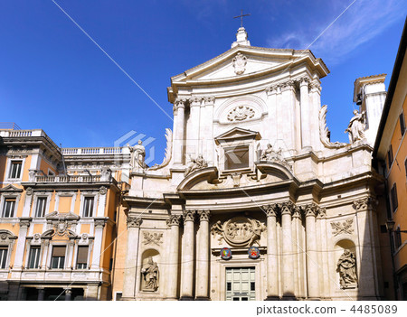 Great church in center of Rome, Italy 4485089