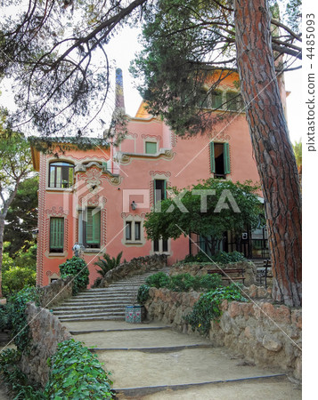 Guell Park, Barcelona, Spain. Guell Park, Barcelona, Spain. 4485093