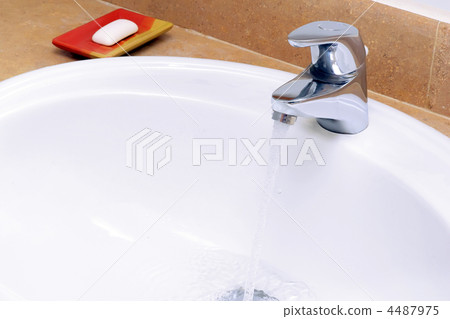 Faience sink . 4487975