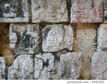 Chichen Itza Tsunpompori's skull Chichen Itza Tsunpompori's skull 4491991
