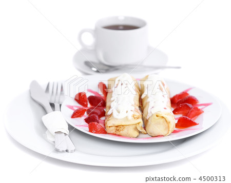 Pankcake with cream , with rolled fruit inside. Pankcake with cream , with rolled fruit inside. 4500313