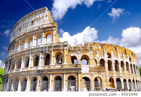 The Colosseum, the world famous landmark in Rome. 4503940