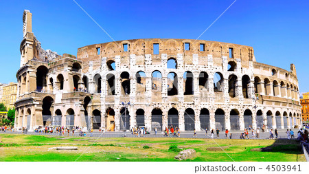 The Colosseum, the world famous landmark in Rome. 4503941
