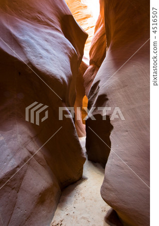 Abstact shapes of Antelope Canyon, Arizona, USA Abstact shapes of Antelope Canyon, Arizona, USA 4516507