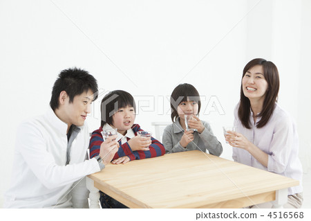 table, mineral water, lifestyle 4516568