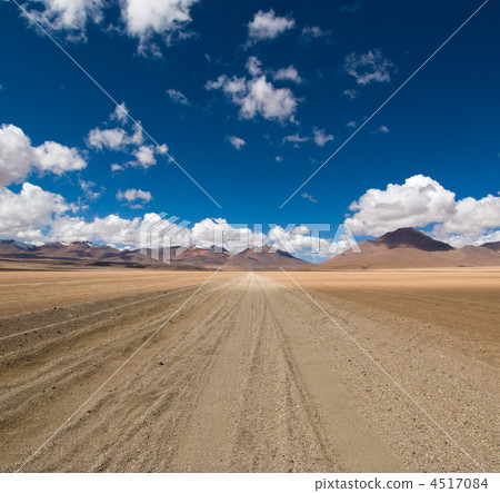 driving desert road 4517084