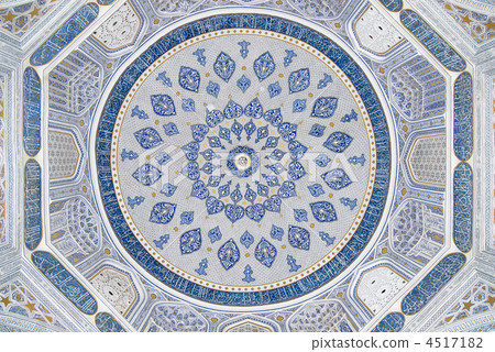 Dome of the mosque, oriental ornaments from Samarkand, Uzbekista Dome of the mosque, oriental ornaments from Samarkand, Uzbekista 4517182