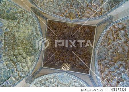 Dome of the mosque, oriental ornaments from Samarkand, Uzbekista 4517184