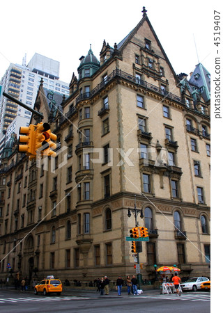 New York Dakota House 4519407