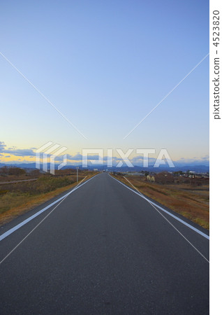 one road  4523820