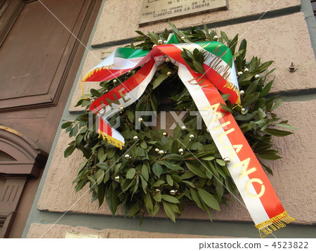 Resurrection of the war dead 4523822