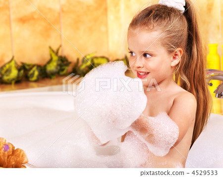 Kid washing in bath. 4529533