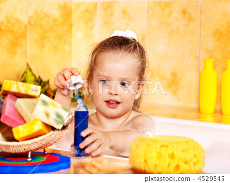 Kid washing in bath. 4529545