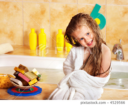 Kid washing in bath. 4529566