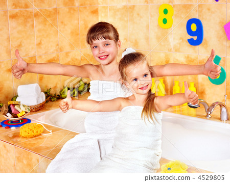 Kid washing in bath. 4529805