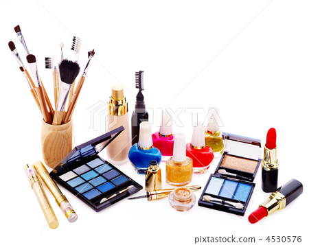 Decorative cosmetics for makeup. 4530576