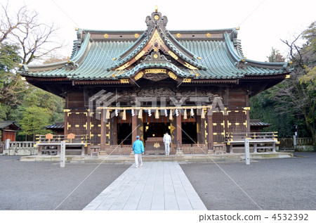 Worshipers of Mishima Taisha Worshipers of Mishima Taisha 4532392