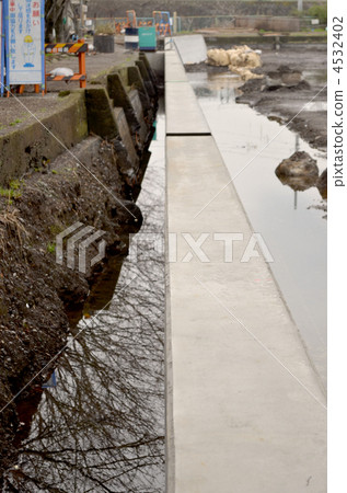 灌溉水池的地球封閉工作 4532402