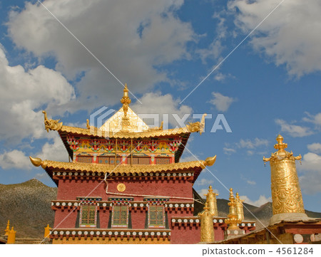 songzanlin tibetan monastery, shangri-la, china songzanlin tibetan monastery, shangri-la, china 4561284
