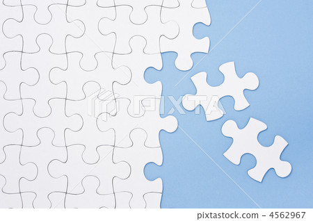 在淺蘭的背景的七巧板 4562967