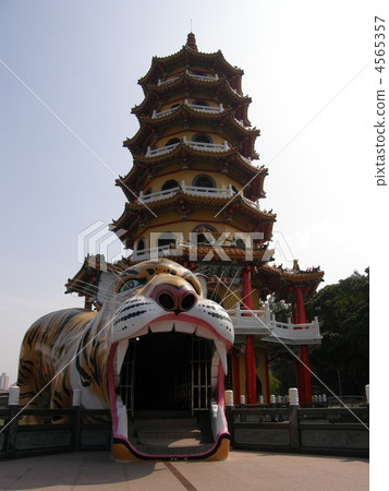老虎龍老虎塔在台灣高雄市 4565357