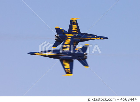 The US Navy Demonstration Team, Blue Angels' dynamic and brilliant world's acrobatic flight 4568444