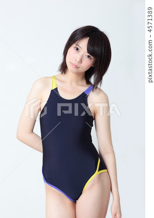 swimming 4571389