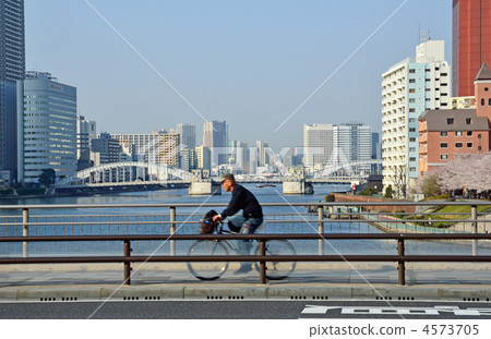 Walking around Tsukudajima · Tsukuda Ohashi and the Sumidagawa Waterfront 4573705