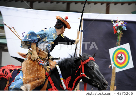 騎馬射箭 安裝的射箭場 弓 4575266
