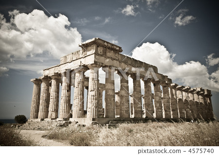 Greek temple in Selinunte Greek temple in Selinunte 4575740