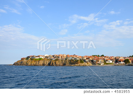 Houses on Black Sea coast in ancient town of Sozopol, Bulgaria 4581955