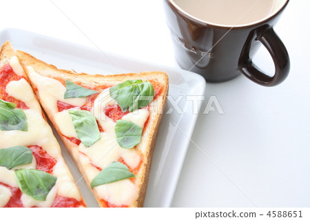 Pizza toast  4588651