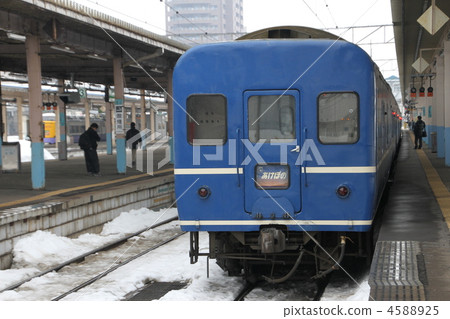 aomori station, night train, express train with sleeping berths 4588925