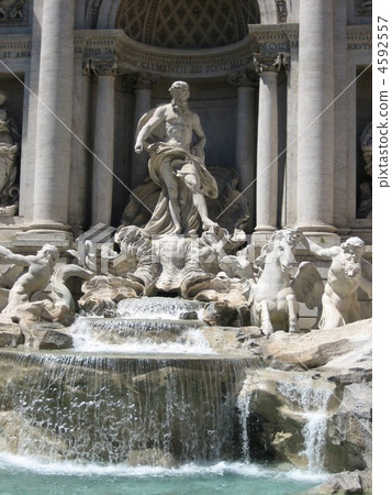 Rome Trevi Fountain 4592557
