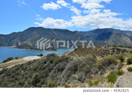 Pyramid Lake 4592825