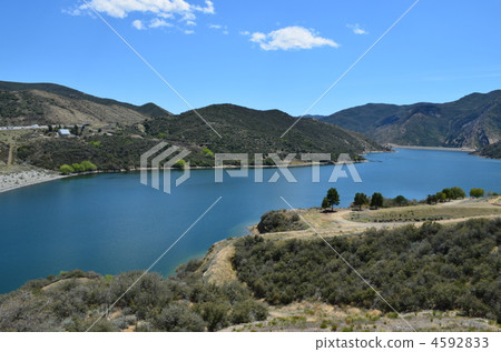 Pyramid Lake 4592833