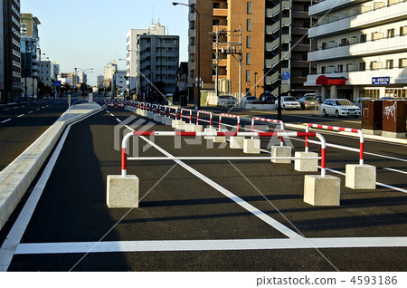 在道路施工和路障期間 4593186