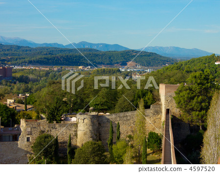 Medieval city wall, Girona, Spain Medieval city wall, Girona, Spain 4597520